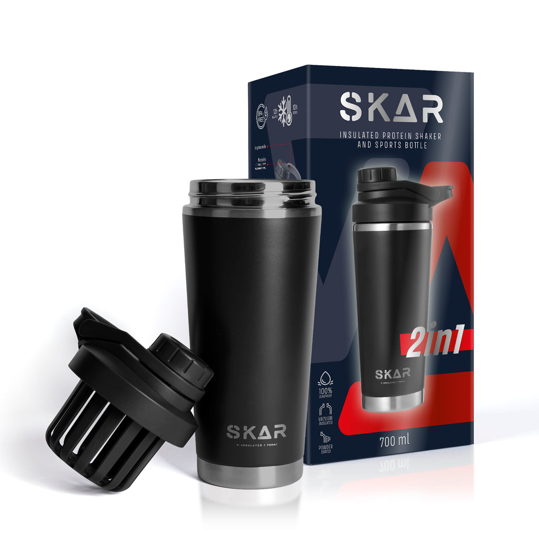 SKAR protein shaker tamno sive boje 700 ml s kutijom i nastavkom za miješanje